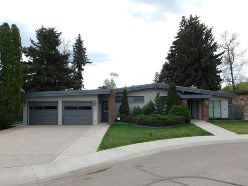11 Laurel Place W, Brooks, AB, T1R0E4 | Card Image