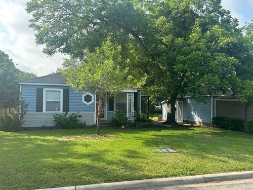 762 E Walnut St, La Grange, TX, 78945-2838 | Card Image