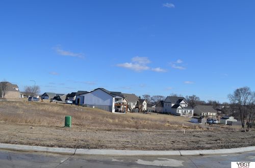 5 East Park Circle, Weeping Water, NE, 68463 | Card Image