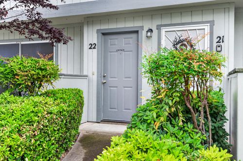 apt-22-200 Ridgetop Dr, Redding, CA, 96003-3204 | Card Image