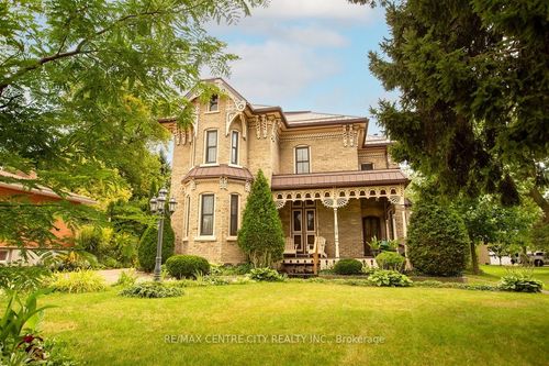 218 Woodstock St N, Tavistock, ON, N0B2R0 | Card Image