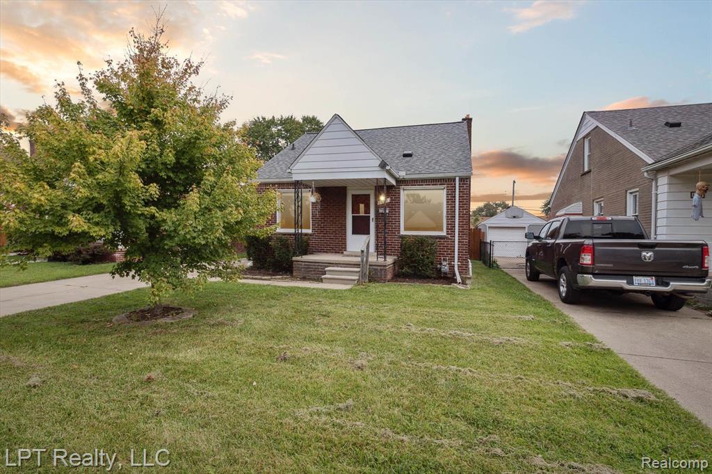 11th St, Wyandotte, MI 48192