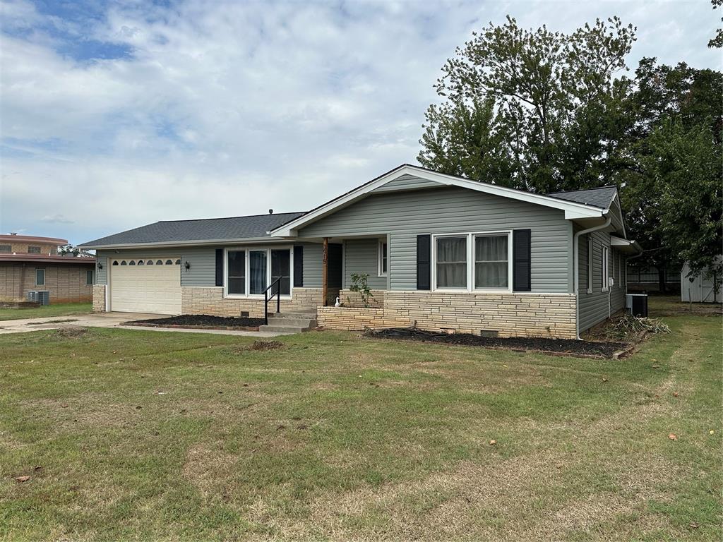 Aydelotte Ave, Shawnee, OK 74804