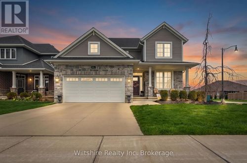 1 Honey Bend, St Thomas, ON, N5P3S6 | Card Image