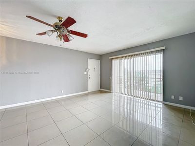 301 - 4043 Nw 16th St, Condo with 2 bedrooms, 2 bathrooms and null parking in Lauderhill FL | Image 3