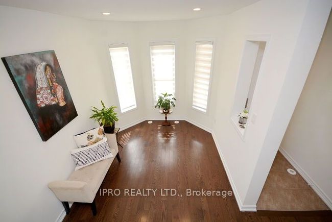 867 Fowles Crt, House attached with 4 bedrooms, 3 bathrooms and 2 parking in Milton ON | Image 6