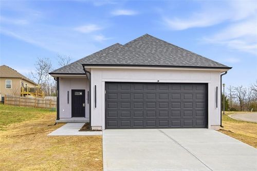 4911 S Hocker Rd, Kansas City, MO, 64136-1310 | Card Image