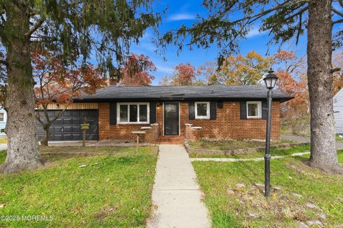 215 Sunset Ln, Howell, NJ, 07731-1922 | Card Image