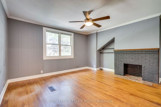 54 Kenilworth Ave, House attached with 3 bedrooms, 3 bathrooms and 2 parking in Toronto ON | Image 29