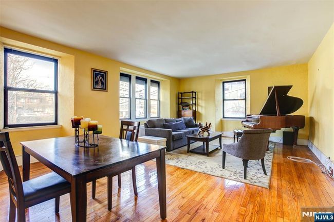 363-37 Mount Prospect, Condo with 3 bedrooms, 2 bathrooms and null parking in Newark NJ | Image 6