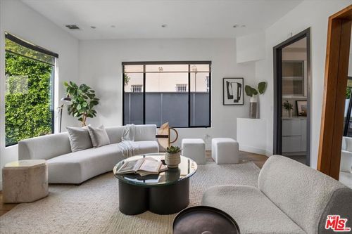 616 N Fuller Ave, LOS ANGELES, CA, 90036-2811 | Card Image