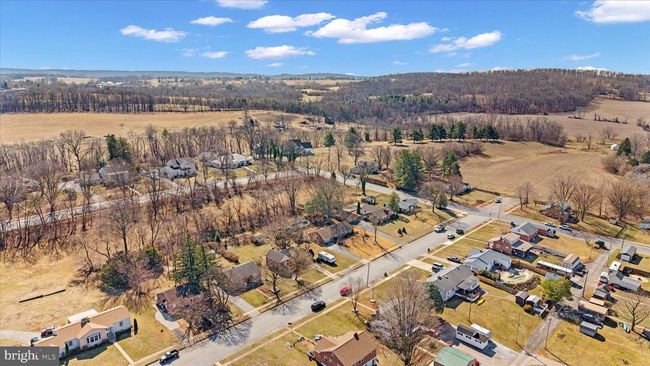 147 S 7 Th St, House other with 3 bedrooms, 1 bathrooms and null parking in MOUNT WOLF PA | Image 35