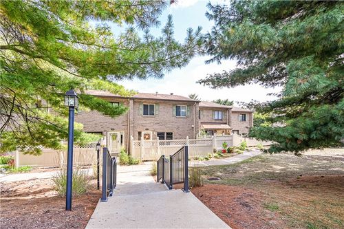 204 Williamsburg Ln, Murrysville, PA, 15632-1528 | Card Image