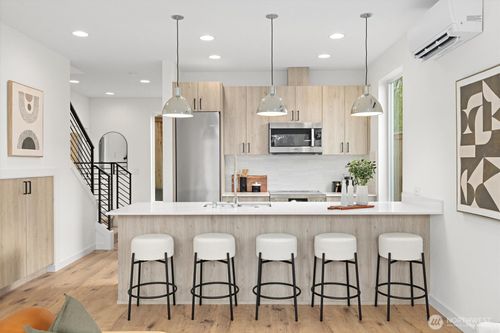 947 Nw 61st St, Seattle, WA, 98107-2855 | Card Image