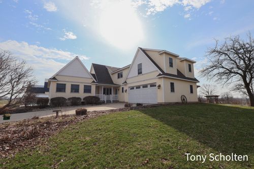 16236 48th Ave, Coopersville, MI, 49404-9654 | Card Image