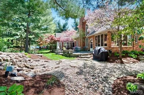 2 Pine Hollow Ct, Edwardsville, IL, 62025-3854 | Card Image
