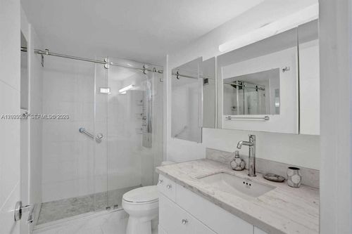 1008-2500 Parkview Dr, Hallandale Beach, FL, 33009-2885 | Card Image