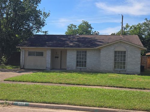 4814 Tidewater Drive, Houston, TX, 77045 | Card Image