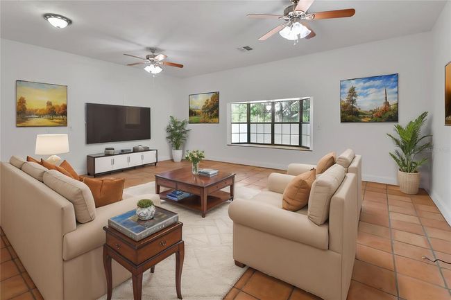 Family Room | Image 15
