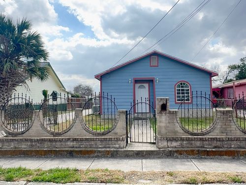 2906 W Poplar St, San Antonio, TX, 78207-1326 | Card Image