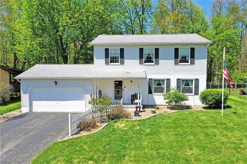 34 Hickory Trace Dr, Girard, OH, 44420-1009 | Card Image