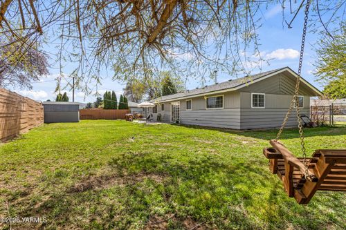 1901 S 47th Ave, Yakima, WA, 98903-1104 | Card Image