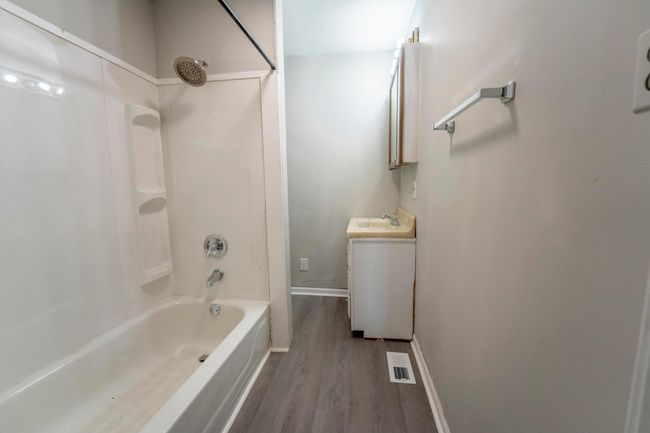 339 E Locust St, House other with 3 bedrooms, 1 bathrooms and null parking in Lancaster OH | Image 6