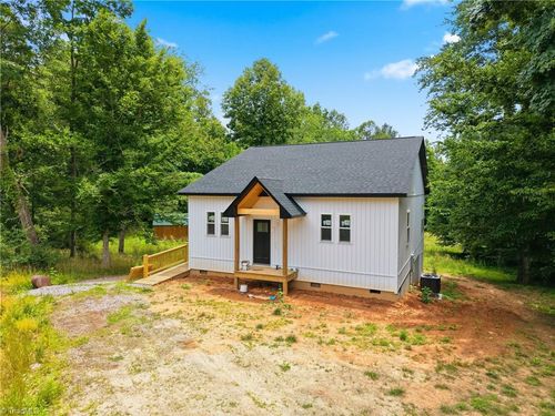625 Gunters Hill Rd, Boomer, NC, 28606-8145 | Card Image