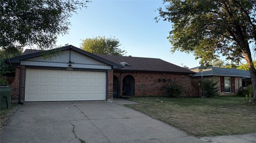 3002 Barrington Pl, Arlington, TX, 76014-3006 | Card Image