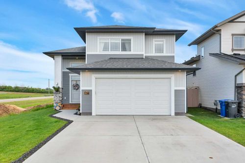 667 Robinson Avenue, Penhold, AB, T0M1R0 | Card Image