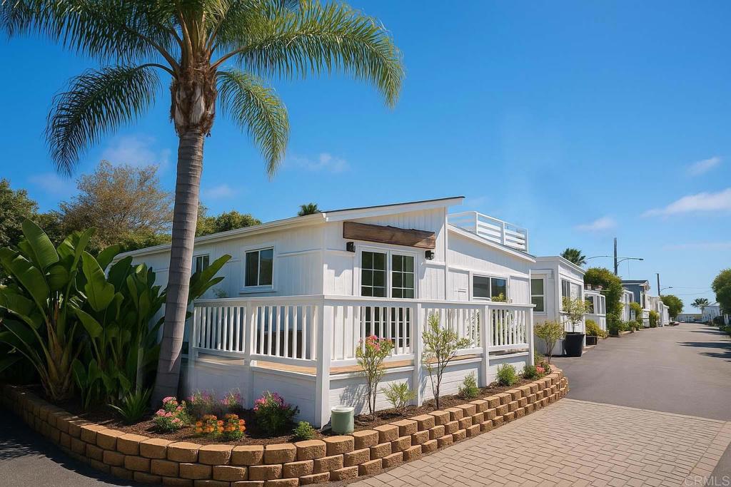 Manufactured In Park in Encinitas 2