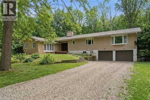 563 6 Concession Rd W, Millgrove, ON, L8B1N2 | Card Image