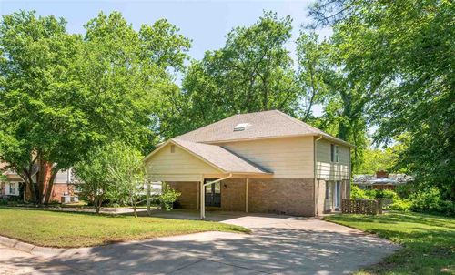 1805 N Crescent Dr, Stillwater, OK, 74075-3704 | Card Image