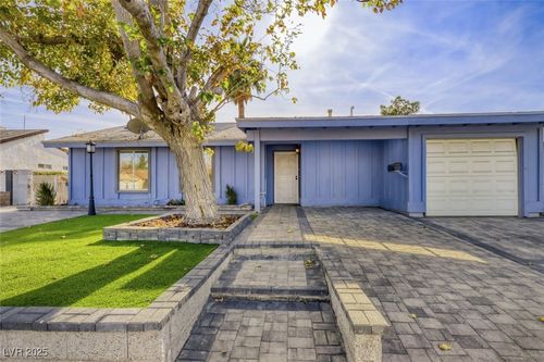 3905 Centura Ave, Las Vegas, NV, 89110-3104 | Card Image
