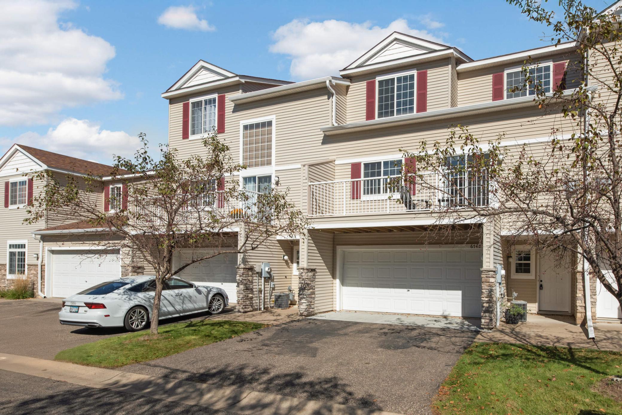 Pine Crest Trl, Cottage Grove, MN 55016