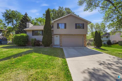 4600 S Marion Rd Road, Sioux Falls, SD, 57106 | Card Image