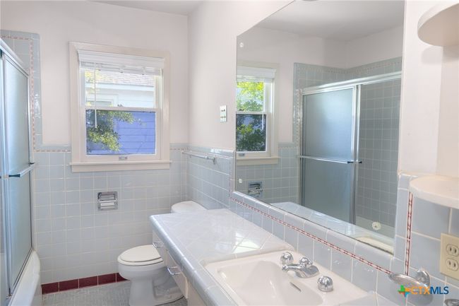 1307 N Main St, House other with 3 bedrooms, 2 bathrooms and null parking in Victoria TX | Image 21