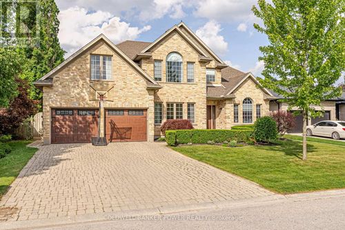 153 Green Hedge Crt, London, ON, N6H5A4 | Card Image