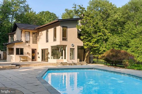 10216 Eisenhower Ln, GREAT FALLS, VA, 22066-1705 | Card Image