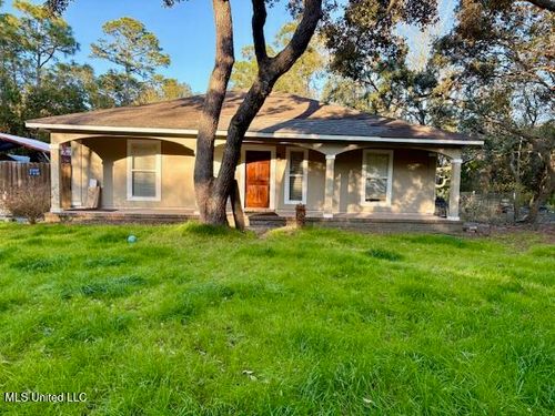 520 Pine St, Ocean Springs, MS, 39564-9380 | Card Image