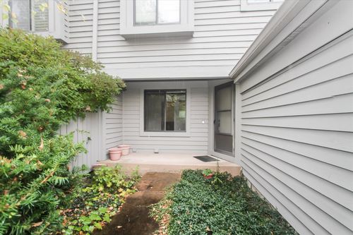 1016-928 Longmeadow Ct, Lake Barrington, IL, 60010-9391 | Card Image