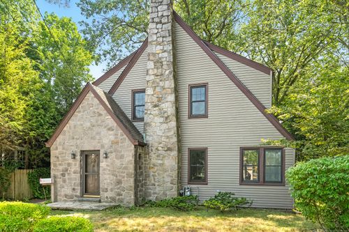 415 West Ave, Darien, CT, 06820-3937 | Card Image