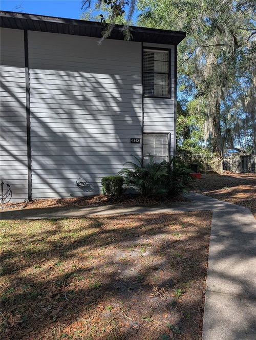4342 20th Ln, GAINESVILLE, FL, 32607-3820 | Card Image