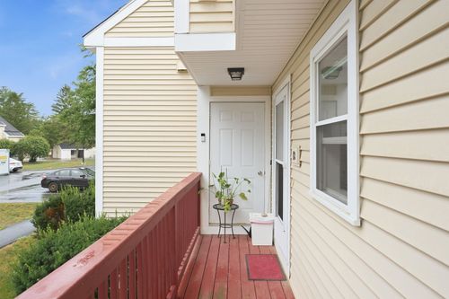 12 Vinton Dr, Concord, NH, 03303-1584 | Card Image