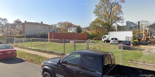 135 126th Street, New York, NY, 11420 | Card Image