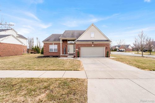21196 Oak Ridge Dr, Clinton Twp, MI, 48036-3861 | Card Image