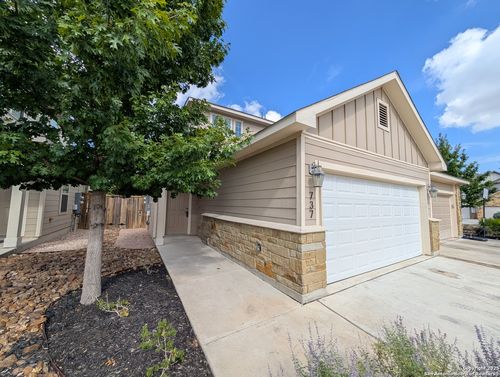 737 Milestone Park, New Braunfels, TX, 78130-5184 | Card Image