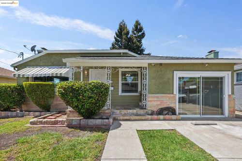 527 Capistrano Dr, Oakland, CA, 94603-3521 | Card Image