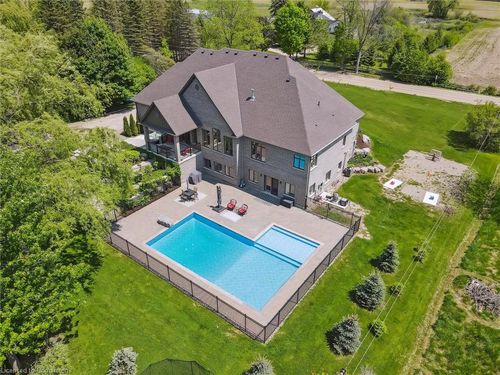 74 Gilmour Rd, Puslinch, ON, N0B2J0 | Card Image