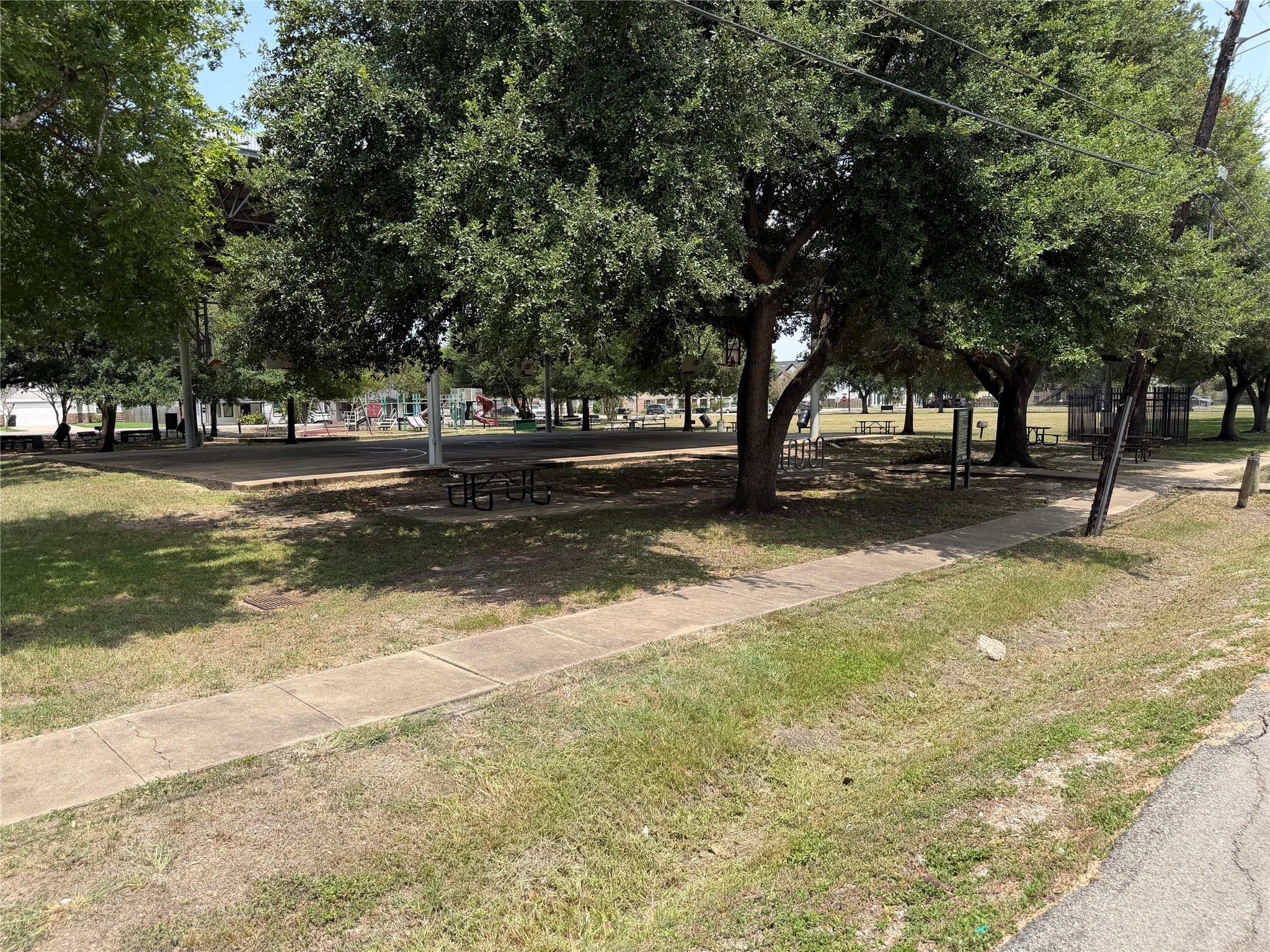 Land in Houston 4